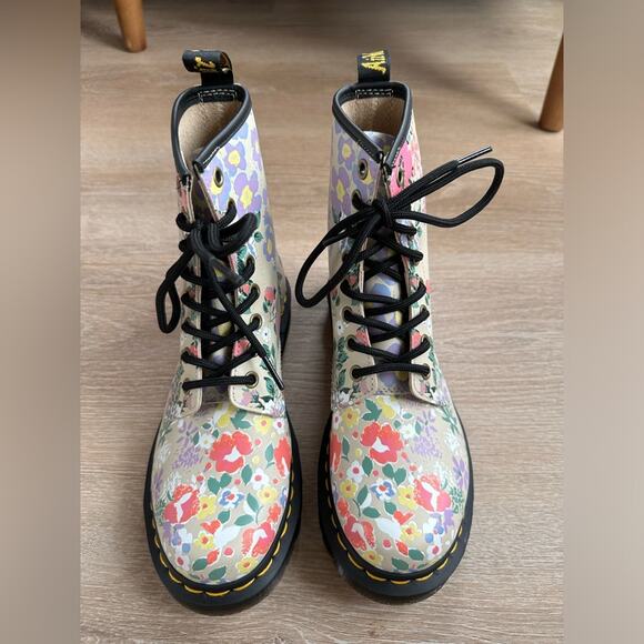 Dr. Martens Floral Mash Up Leather 1460's Size 6 NWT - Picture 6 of 10